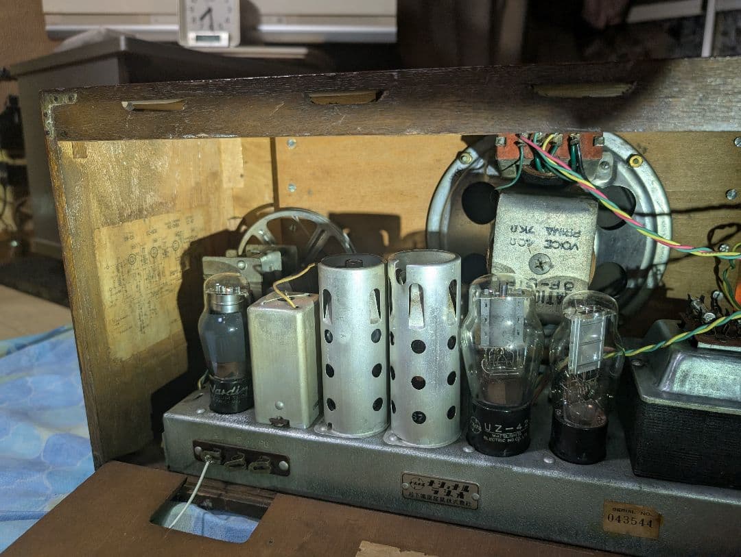 昭和家族団らんレトロ真空管ラジオ2バンド　 bluetooth付　ホームラジオ