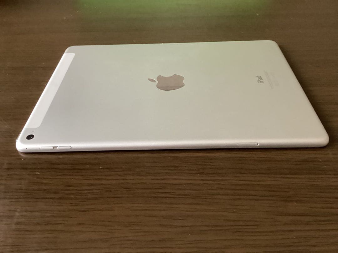 iPad Air 2 Wi-Fi セルラーモデル　32GB [au]