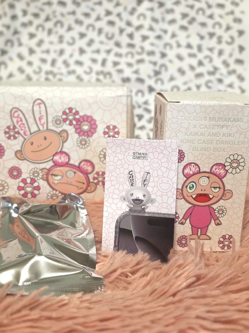 村上隆 x CASETiFY KAIKAI KIKI フィギア モノクロ未開封