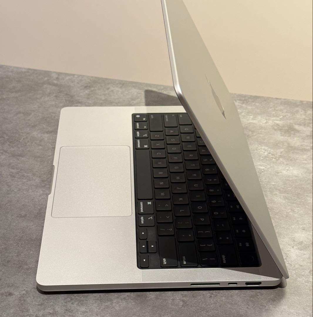 MacBookPro M4 シルバー メモリ24GB 美品/おまけ有