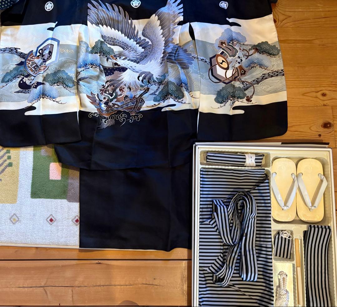 七五三　5才　男の子晴れ着　一式　黒地　勇壮な鷹の図　宝船図 一度使用美品 黒地に鷹と虎と鶴、黒の袴／七五三・五歳男の子・袴 | 宅配着物