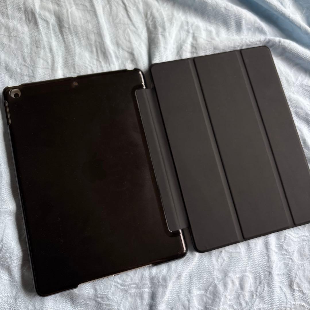 iPad 第6世代 32GB シルバー Wi-Fi+Cellular