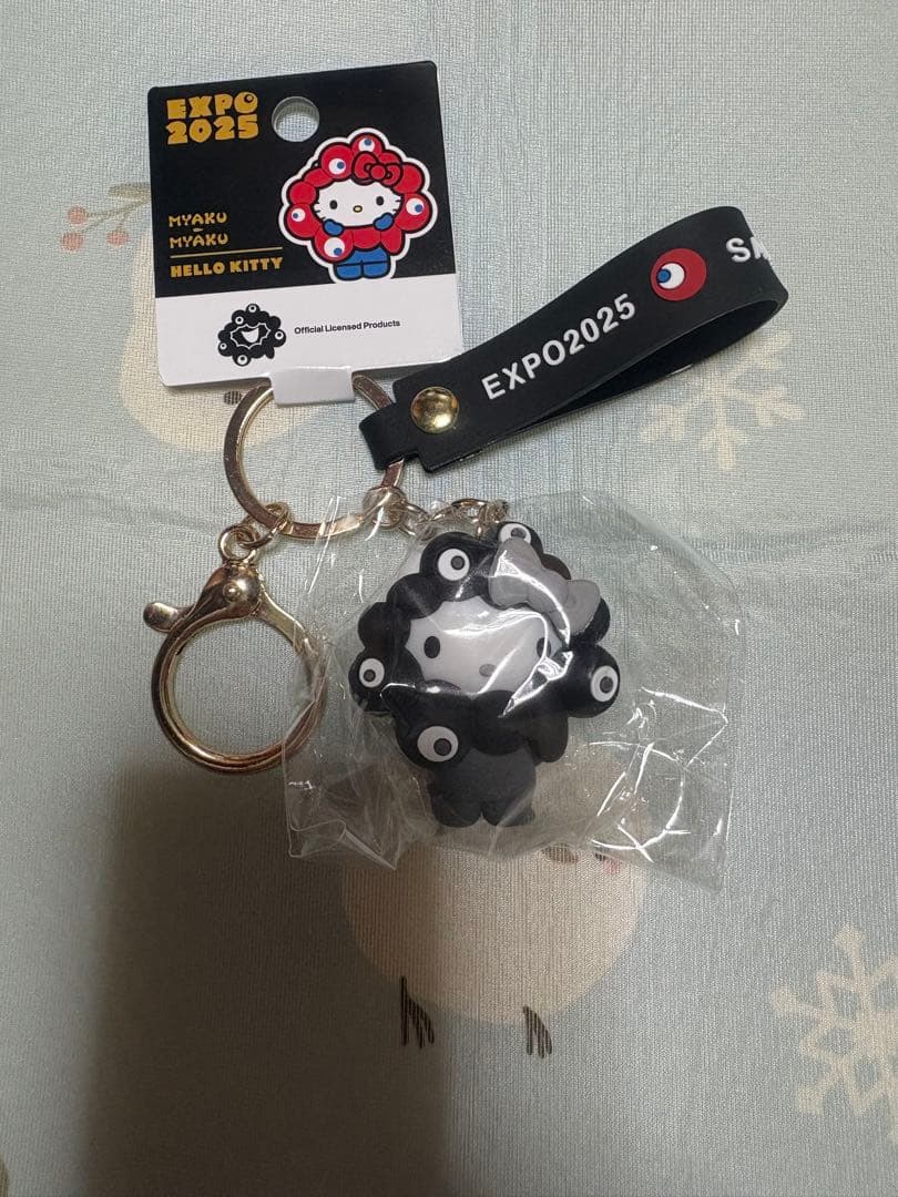 関西万博 ハローキティ ブラック 黒ミャクミャク - メルカリ