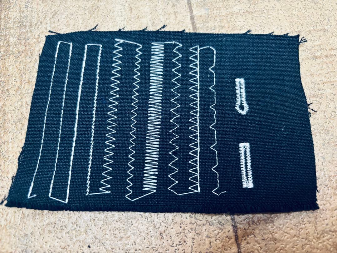 ジャノメ シェーネ、厚手に強い実用パワフルミシン、大型液晶、清掃整備済み