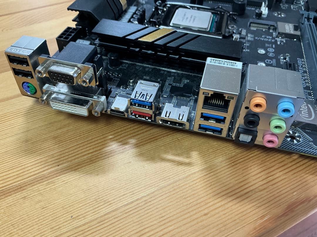 GIGABYTE マザーボード、Intel CPU、CPU クーラー