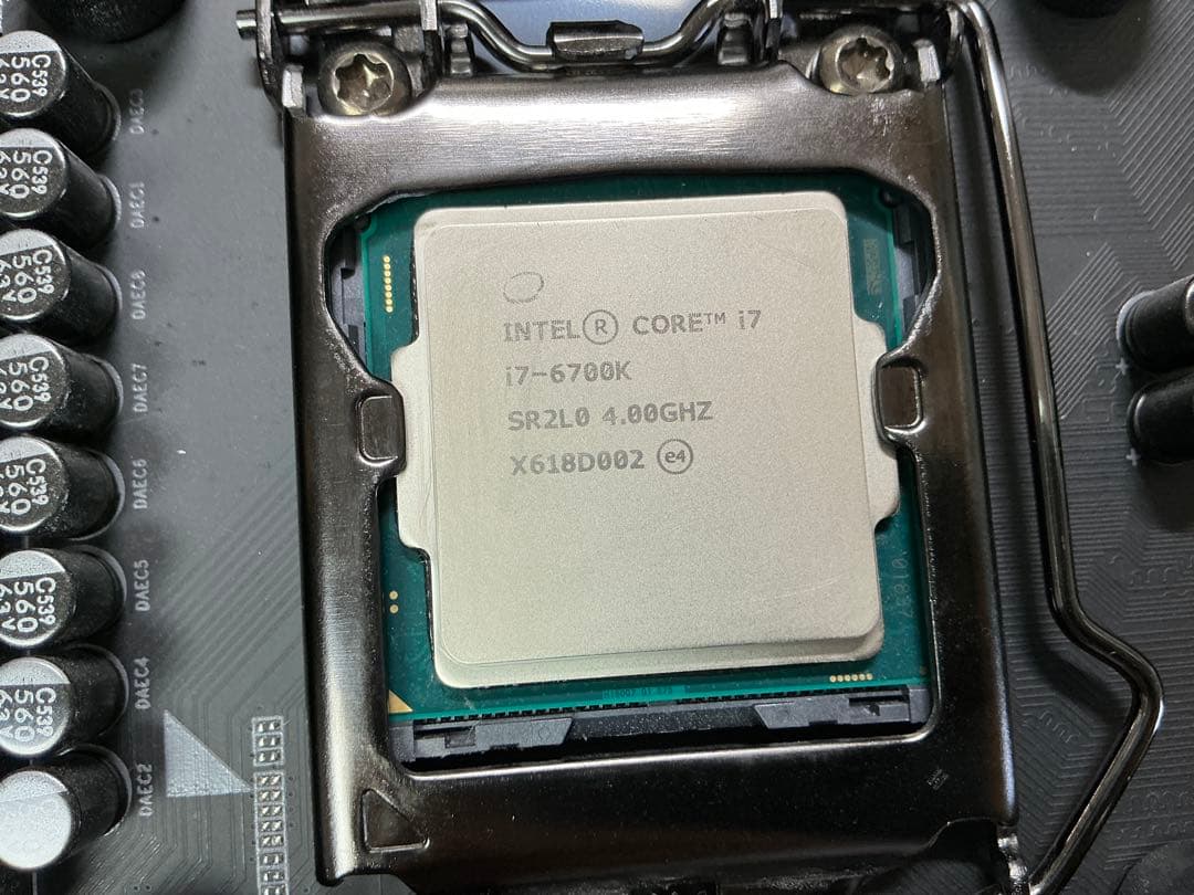 GIGABYTE マザーボード、Intel CPU、CPU クーラー