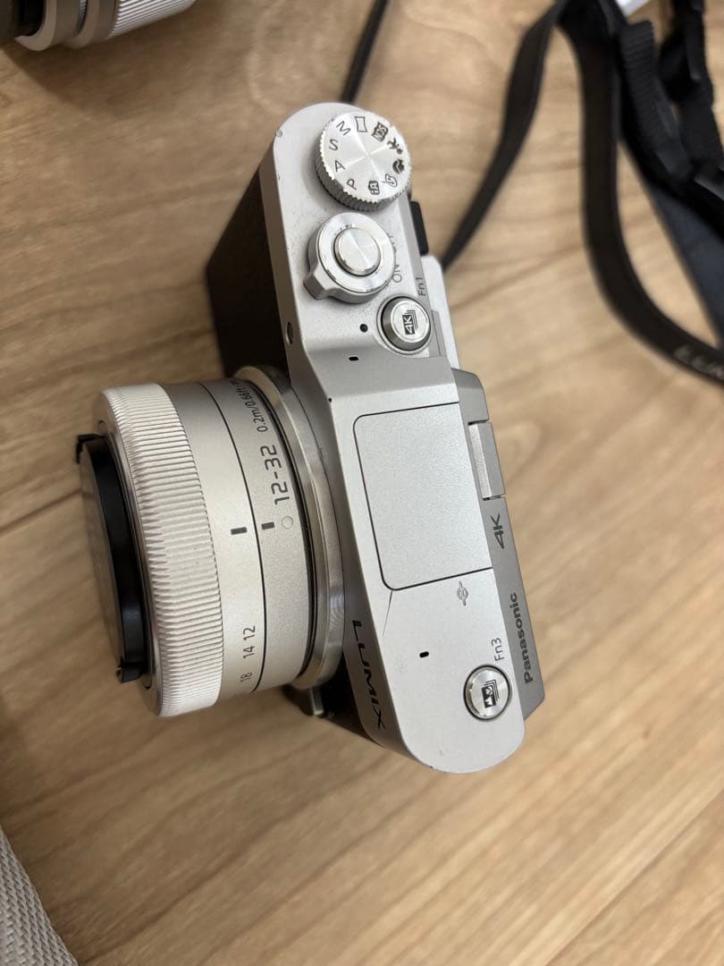 デジタルカメラ Panasonic DC-GF9W