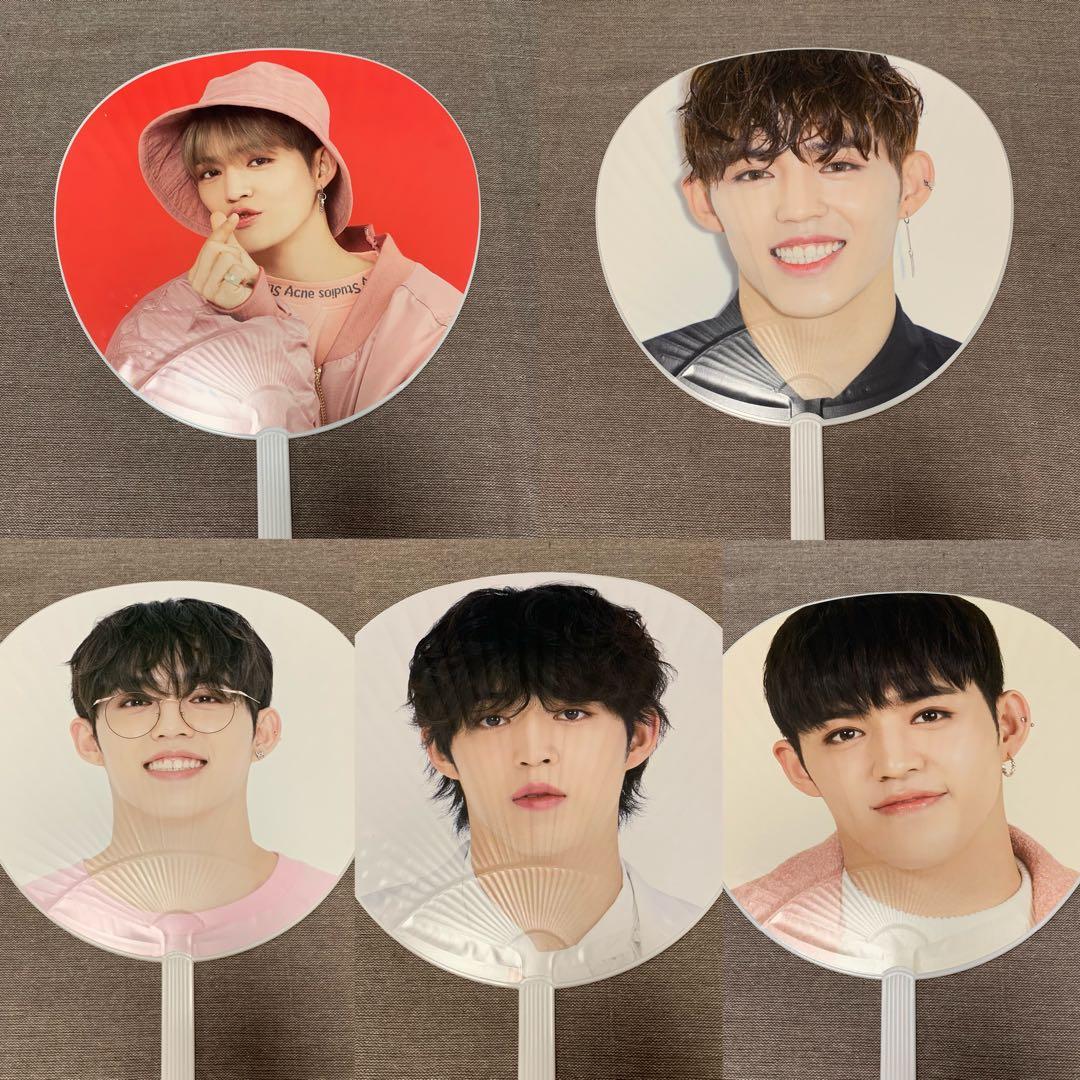 SEVENTEEN エスクプス うちわ セット - メルカリ