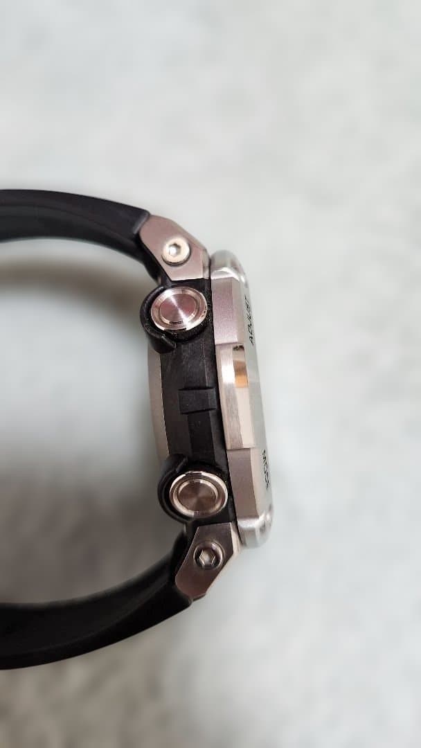 G-SHOCK GST -B200 シルバー/ブラック