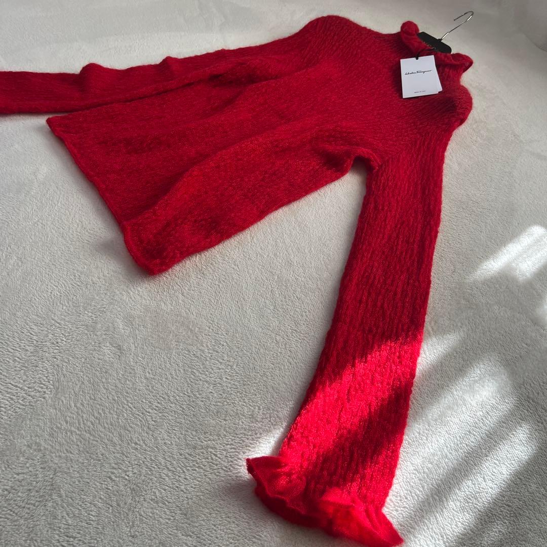 ○未使用品 フェラガモ タートルネック フリル モヘヤ57% ニット