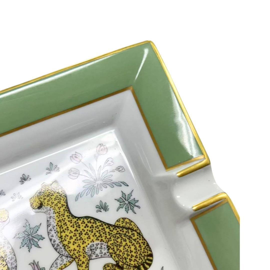 エルメスレオパード柄の置き型灰皿 エルメスレオパード柄の置き型灰皿