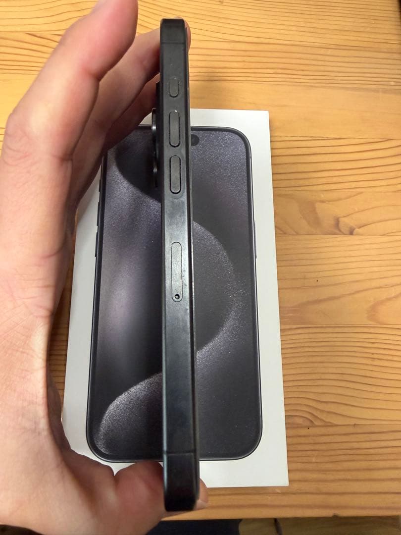 ち*K様 Apple iPhone 15 Pro ブラックチタニウム 本体 SI