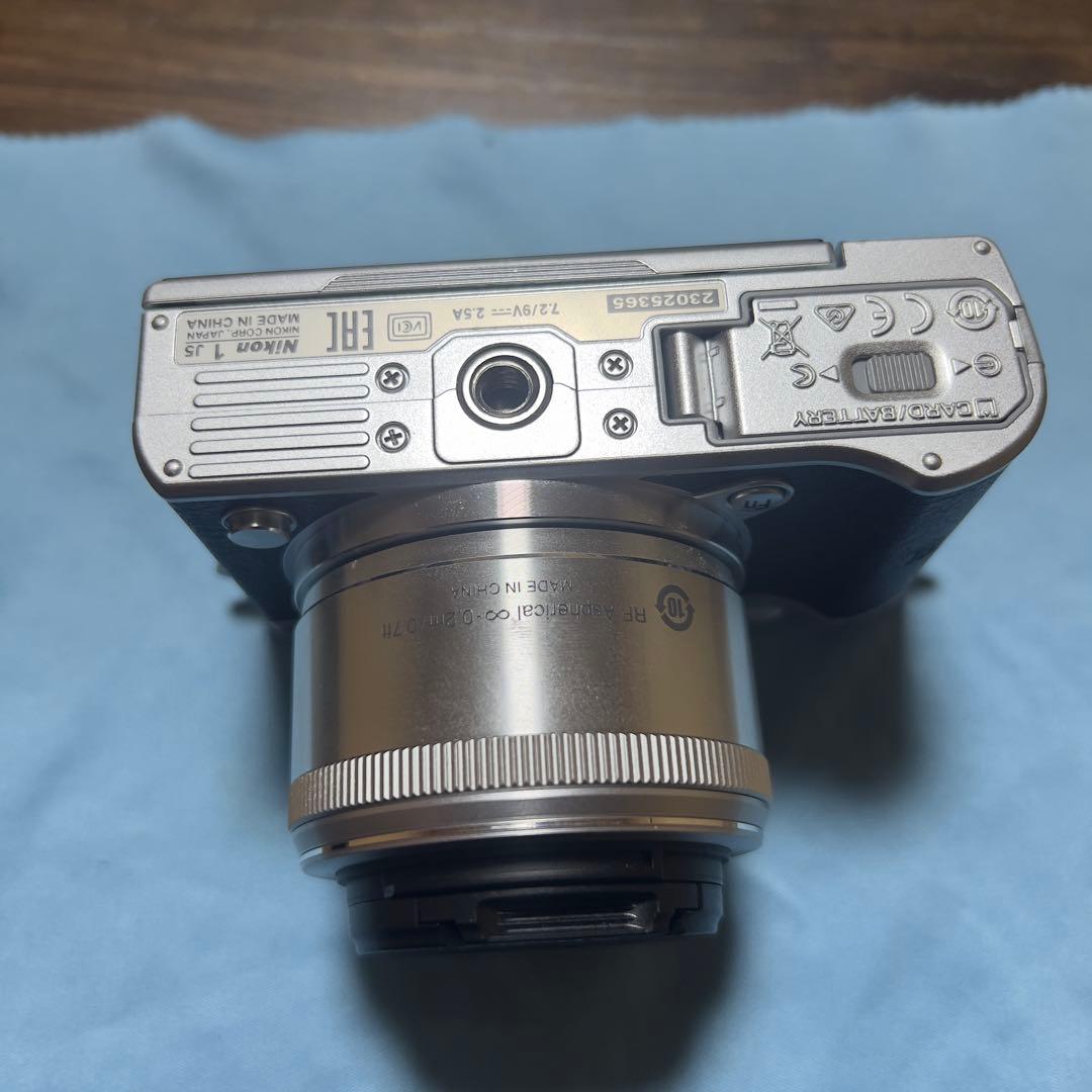 Nikon 1J5 18.5mm単焦点レンズセット　ニコン