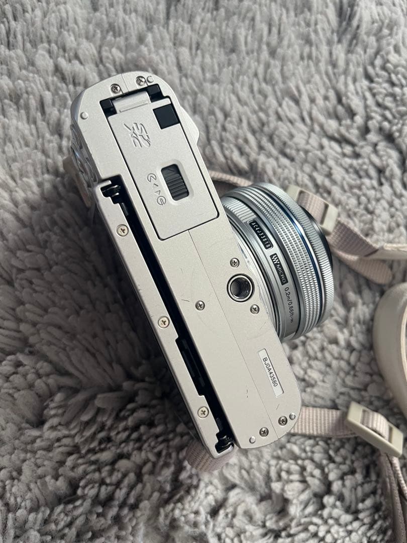 i*s様 【OLYMPUS PEN EL9】ミラーレス一眼カメラ＊スマホ転送 白