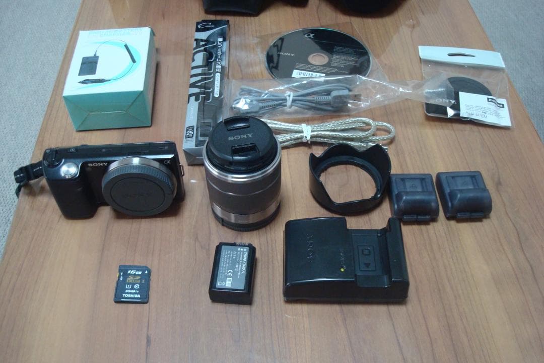 Sony αシリーズ コンパクトデジタルカメラ 本体と付属品