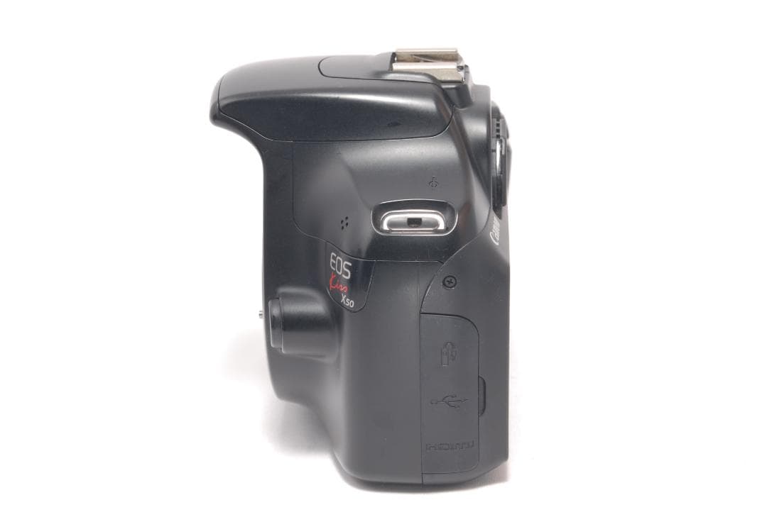 ⭐️軽くてコンパクト⭐️Canon Kiss X50 キャノン　デジタル一眼レフ