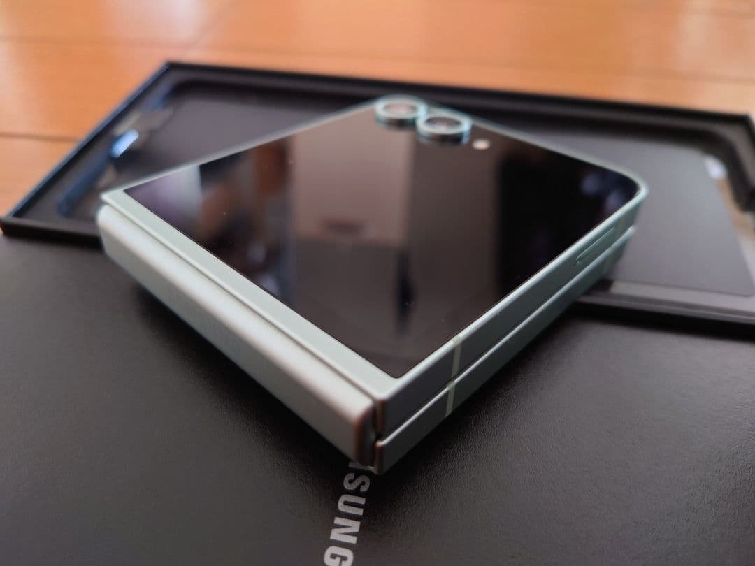 美品 Samsung Galaxy Z Flip6 SC-54E ミント