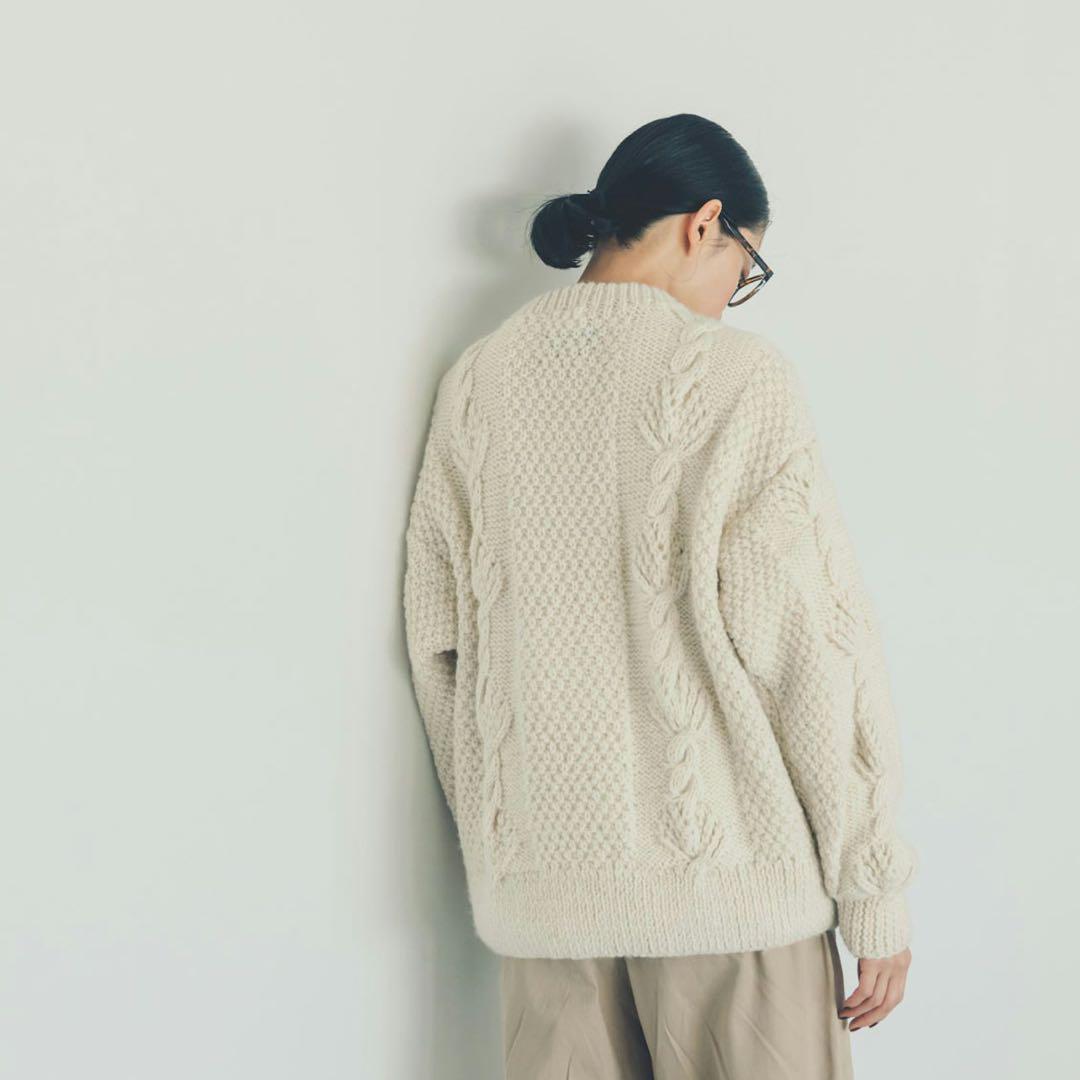 極美品【北欧暮らしの道具店】yuni ユニ 植物柄のハンドニット キナリ