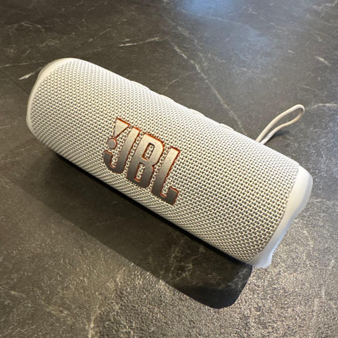 JBL flip6 新品購入後1週間経過のみ　本体のみ美品　完全動作日焼けなし