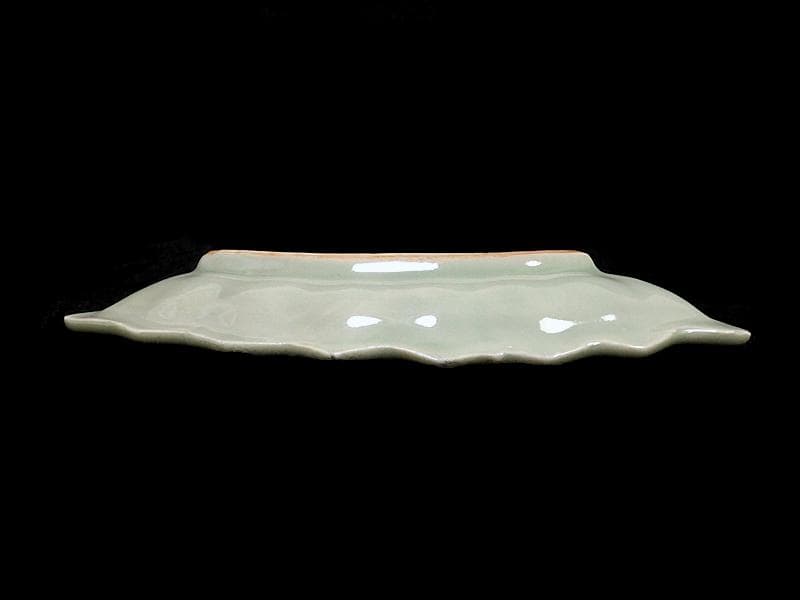 三田青磁 岩に菊の図 扇形手塩皿 C468AS-BZg - メルカリ