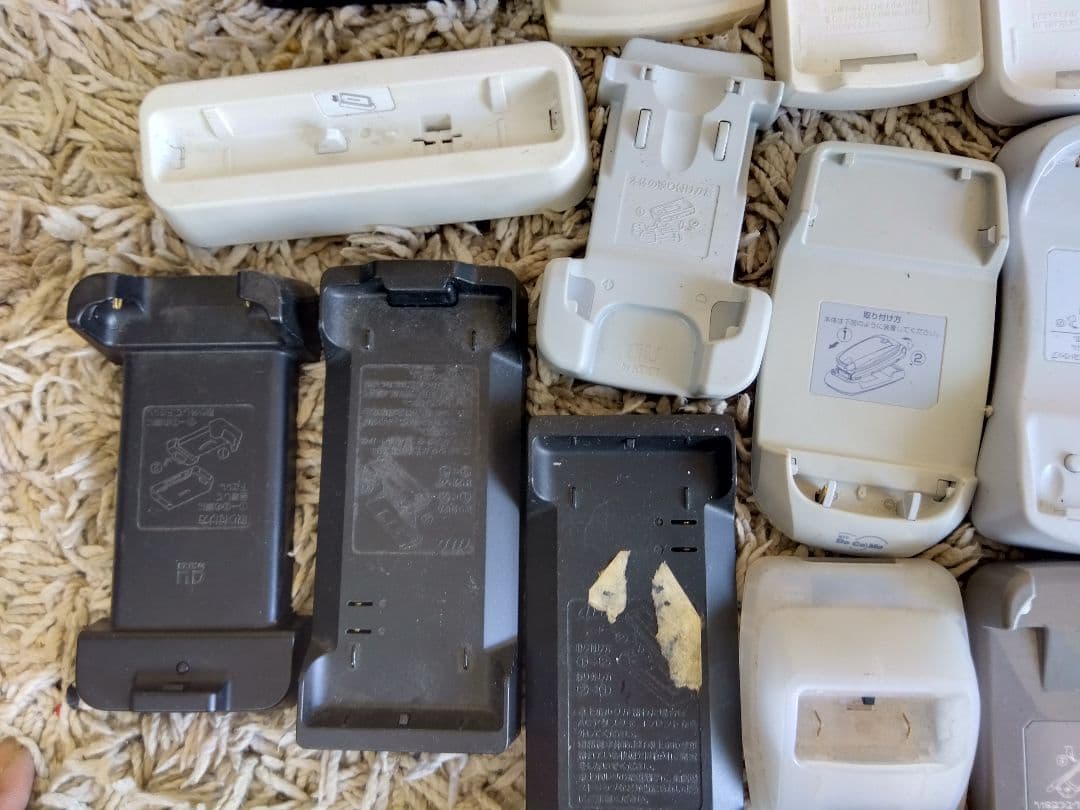 ガラケーや卓上ホルダまとめ売りジャンク品