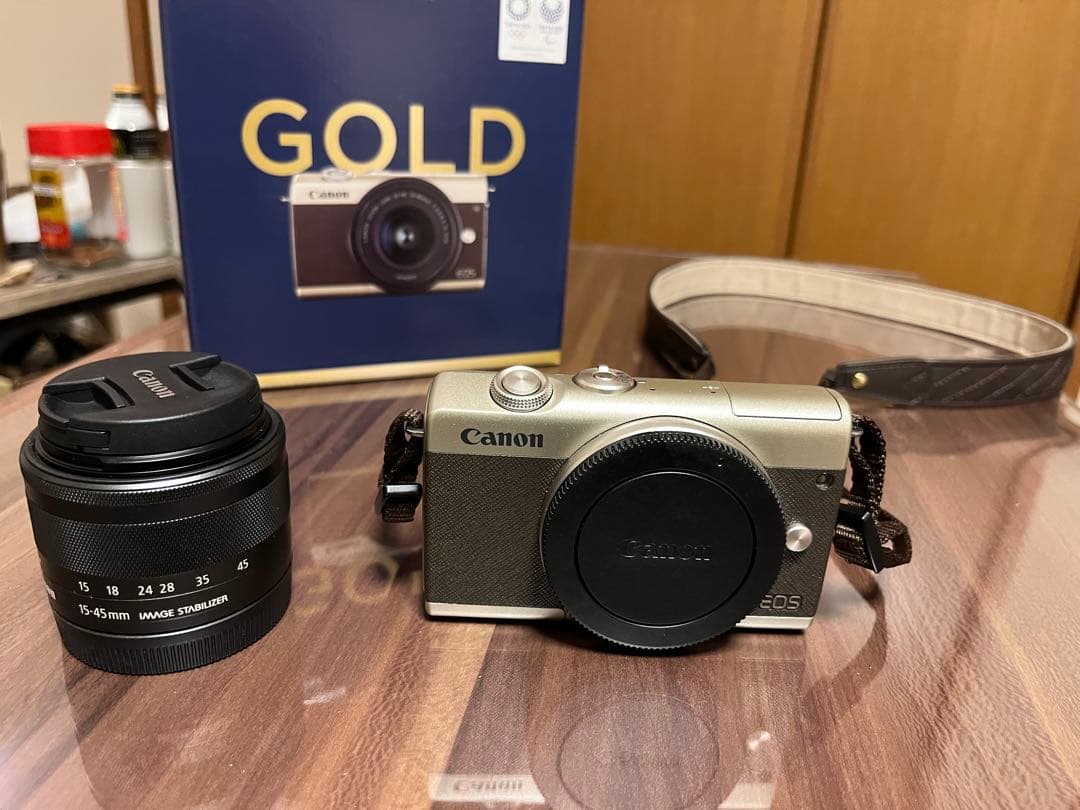 \"限定5,000台モデル\"Canon EOS M200 リミテッドゴールドキット キヤノン、「EOS M200リミテッドゴールドキット」を5000台限定で発売