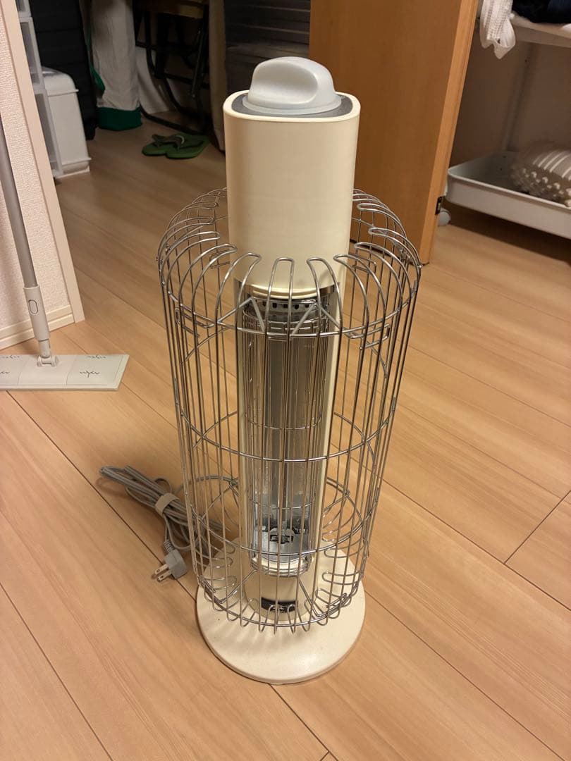 アラジン電気ストーブ遠赤グラファイトヒーター 400W ホワイト