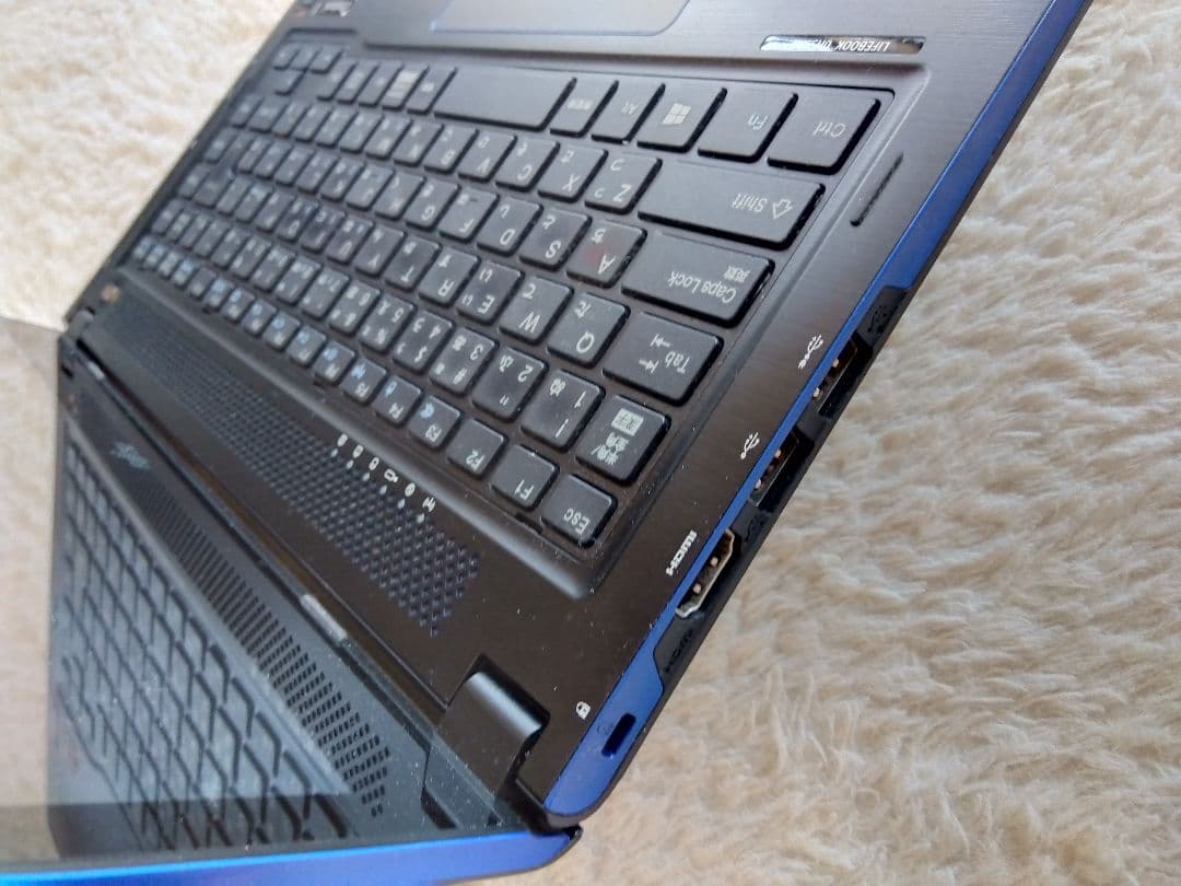 富士通　FUJITSU ノートパソコン