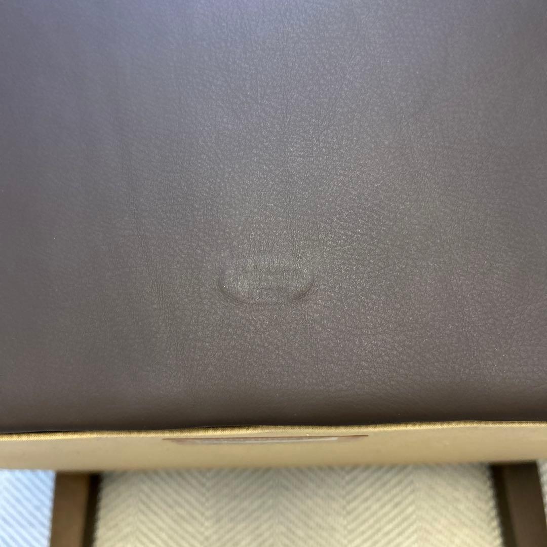 年末セール‼️❷Poltrona Frau ポルトローナ フラウ LIZ