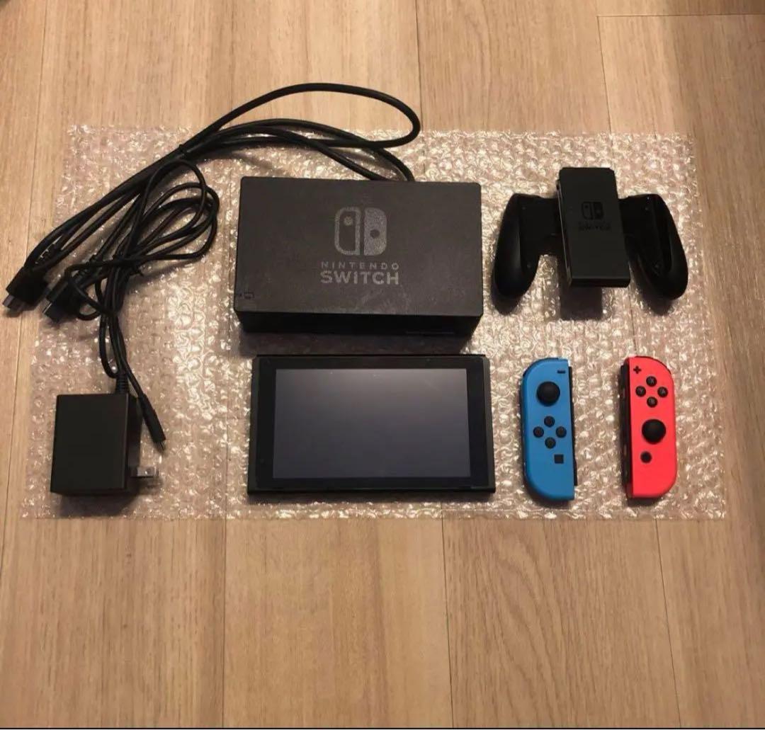 スイッチSwitch 本体2個セット（電源一つ欠品、コントローラー若干不良