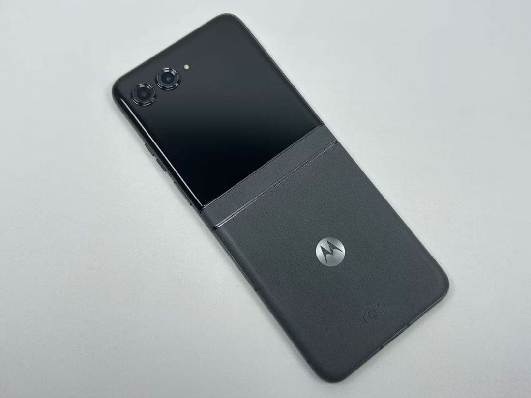 美品MOTOROLA razr 50 256GB アメリカ版