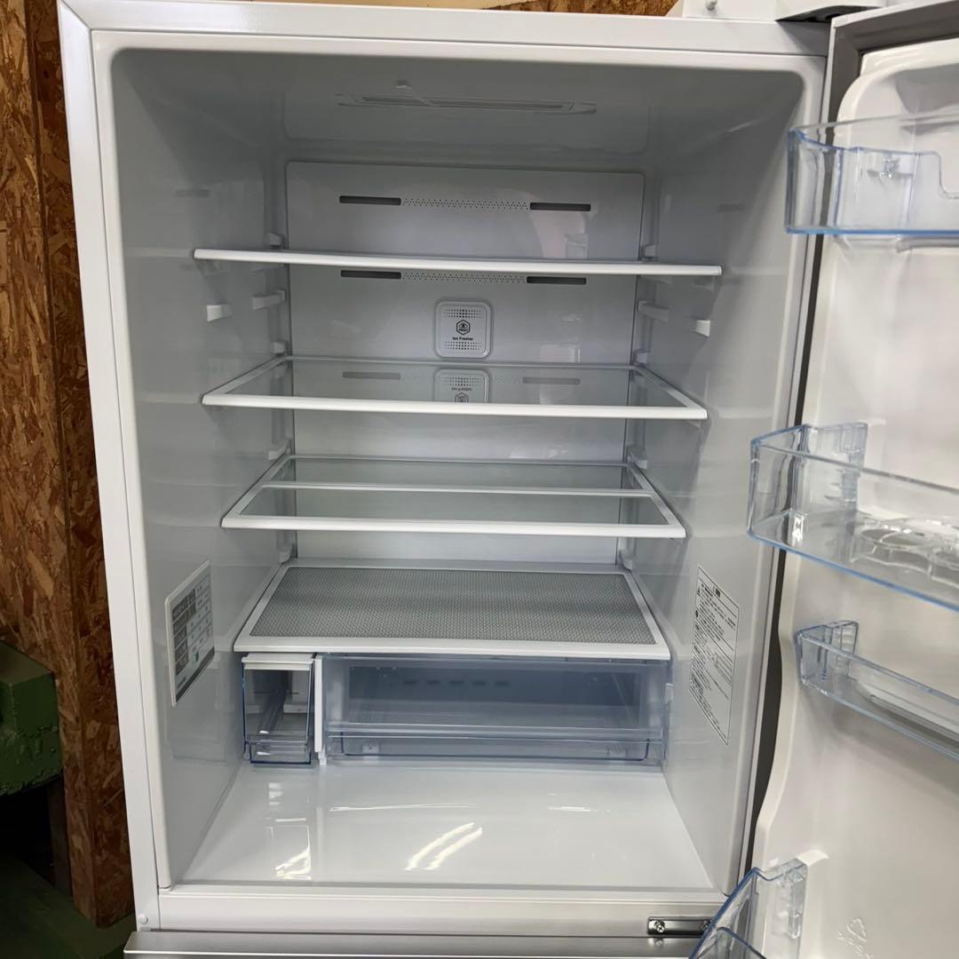 329 ヤマダ　2025年製　大型冷蔵庫　家庭用　300L強　右開き　自動製氷