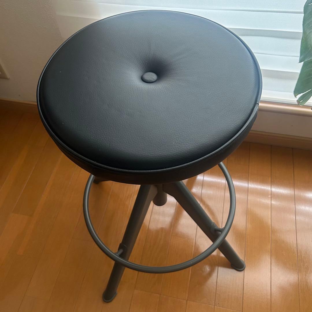 美品】IKEA TROLLBERGETトロルベルゲット黒/回転/丸椅子/昇降式 - メルカリ