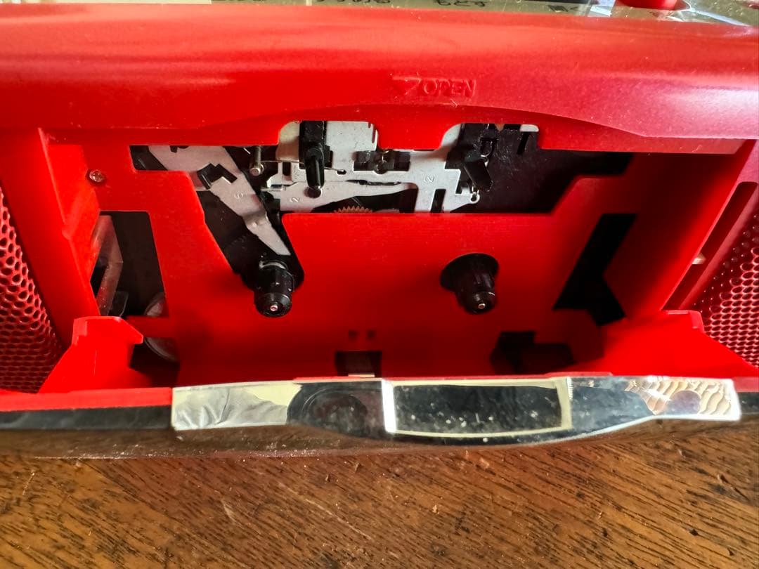 Aiwaのラジカセ　CS-P5 レッド　レトロ　カセットテープ　インテリア