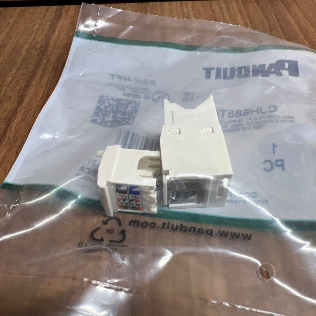 Cat6 シャッター付モジュラージャック CJH688TGIW 22個