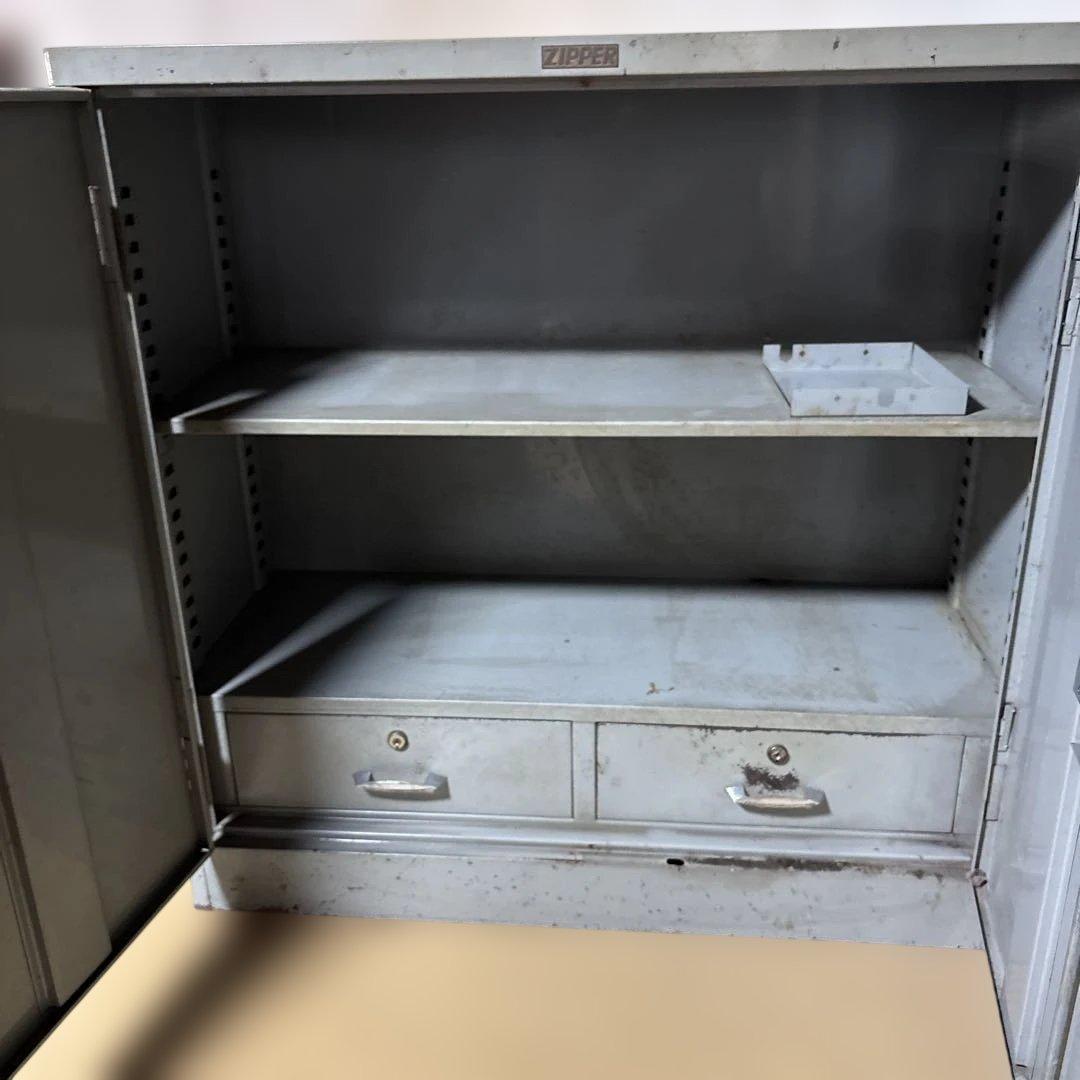 昭和レトロ Zipper キャビネット 両開き書庫 グレー 鍵なし、ダイヤル壊れ
