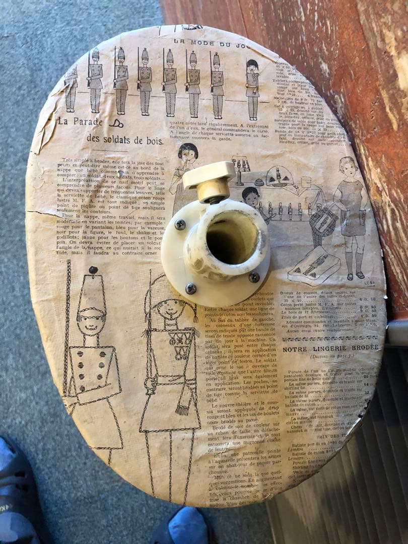 夢八トルソー　フランスの少女紙貼ったトルソー マネキン　ボディーコミックアート