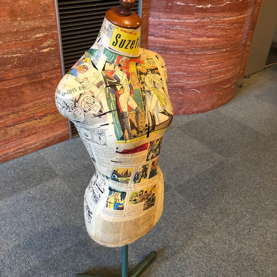 夢八トルソー　フランスの少女紙貼ったトルソー マネキン　ボディーコミックアート