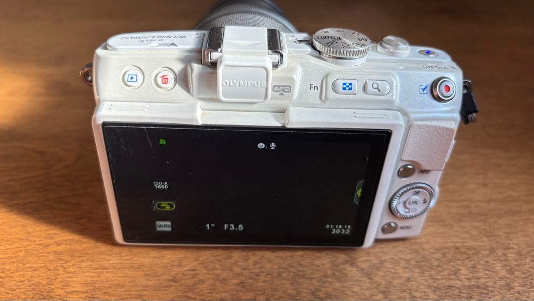 OLYMPUS PEN Lite E-PL6 ホワイト