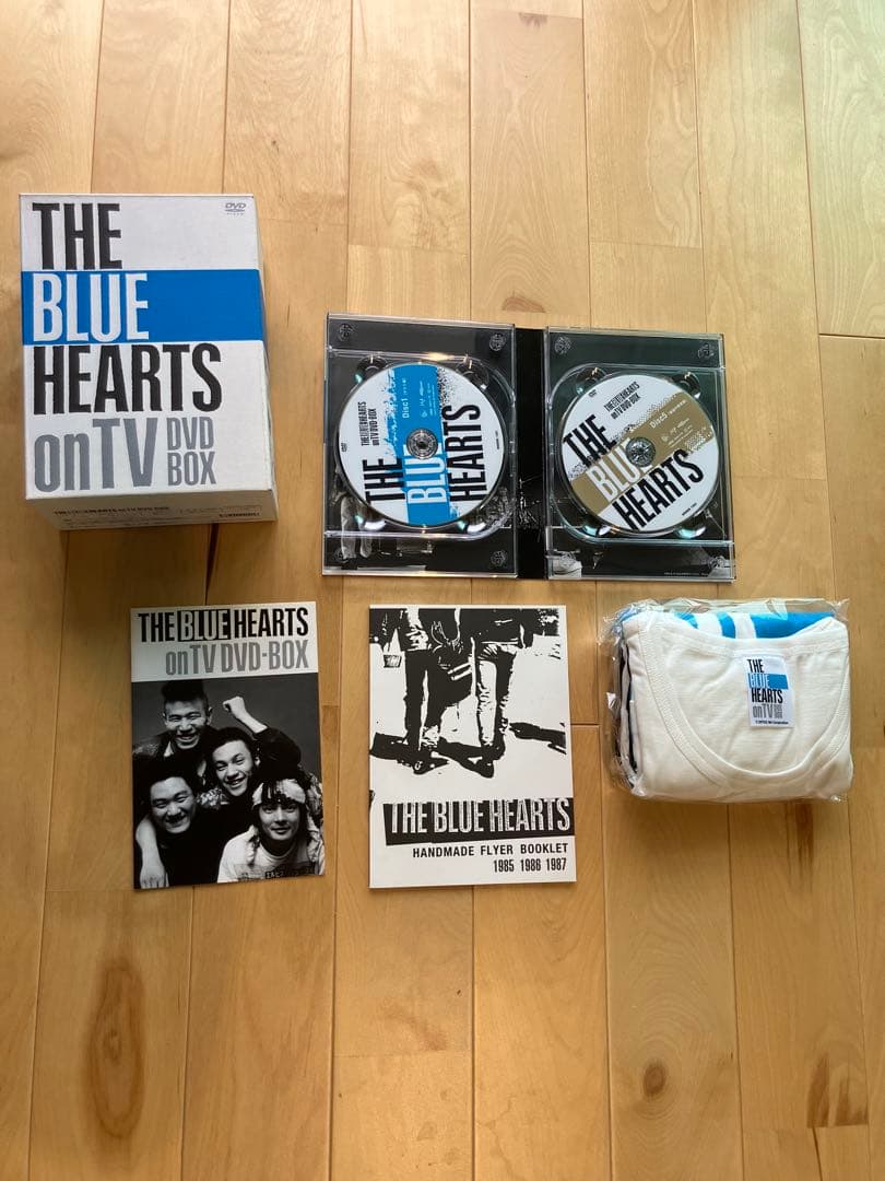 美品　THE BLUE HEARTS DVD BOX on TV ブルーハーツ Amazon.co.jp: THE BLUE HEARTS on TV DVD-BOX [DVD] (完全初回生産