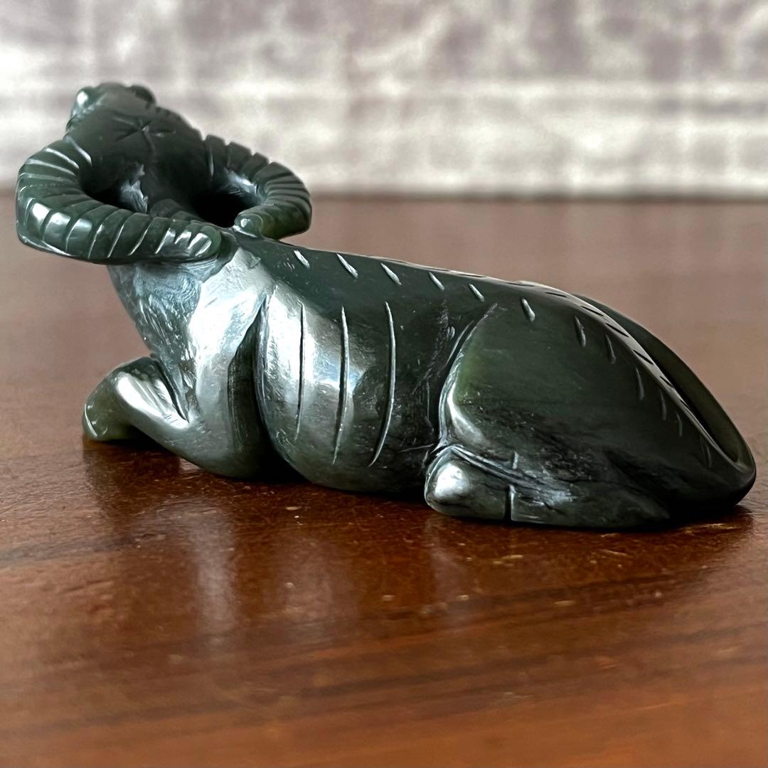 和田玉 青玉 藍青 古翡翠 彫刻 手彫り 牛 ネフライト 軟玉