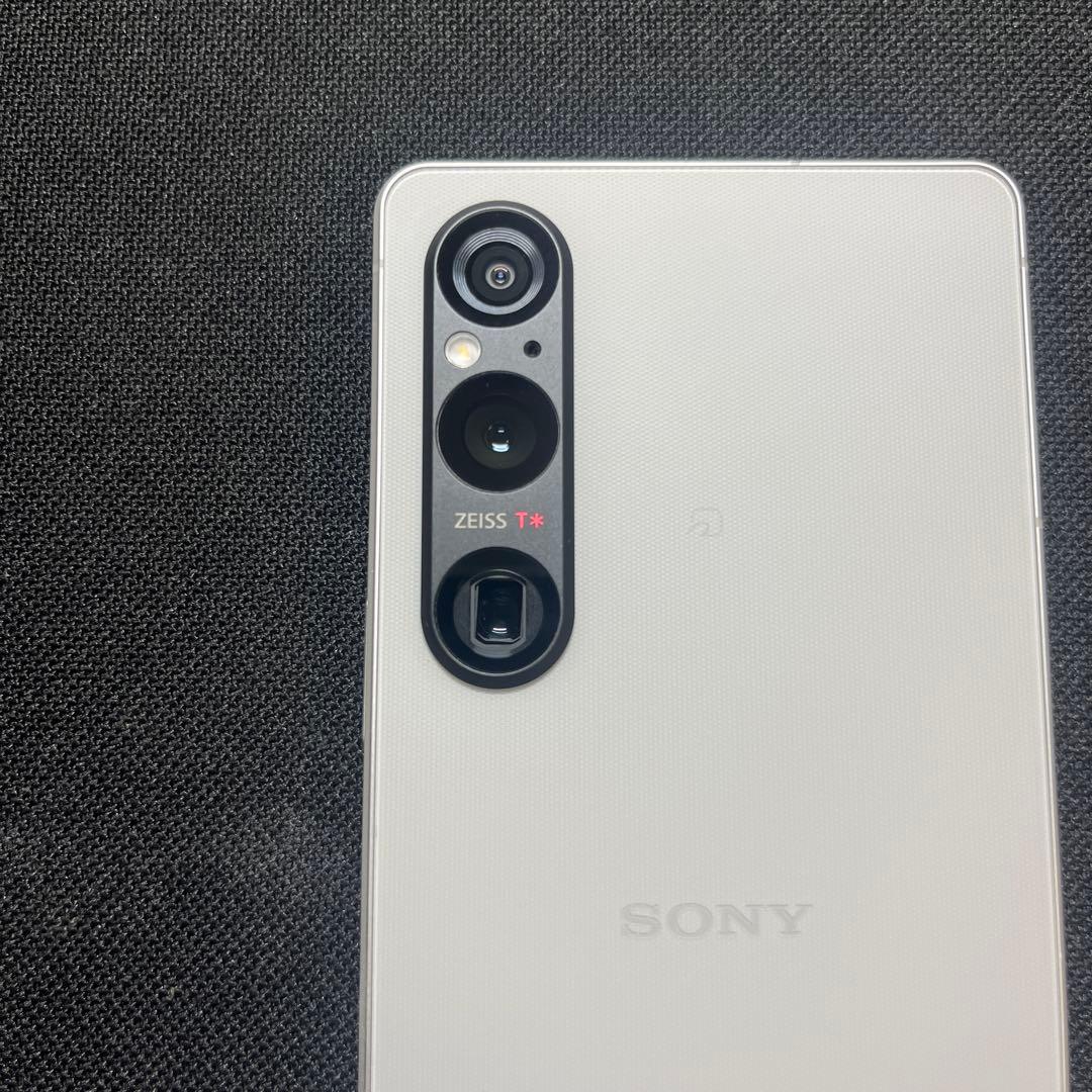 【極美品】Xperia 1 V シルバー SO-51D SIMフリー
