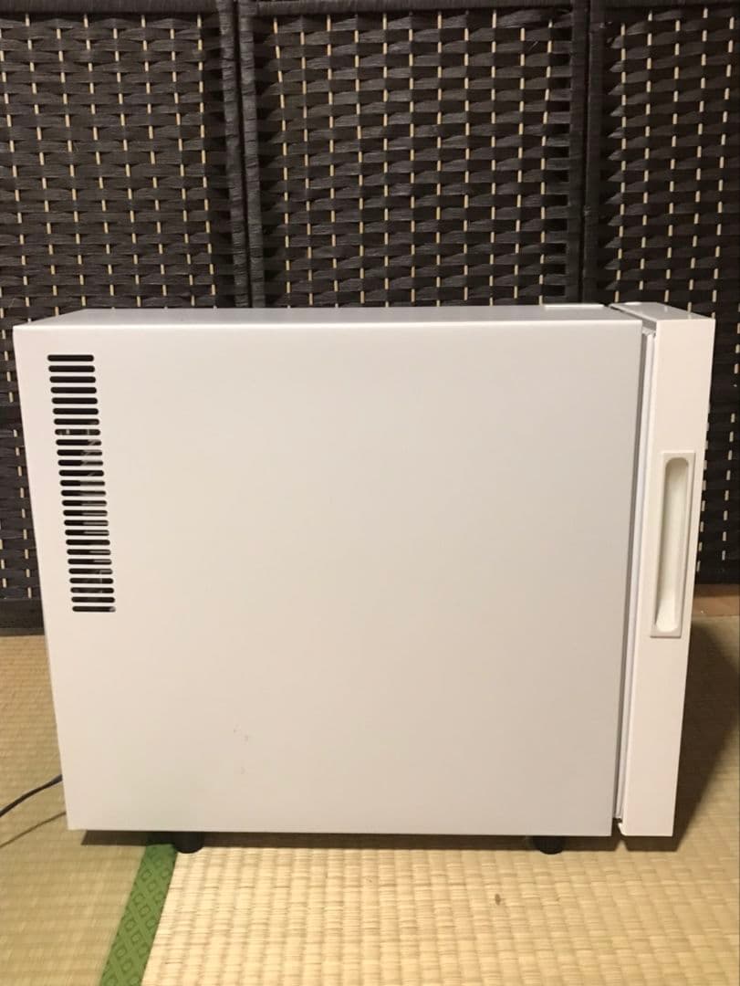 ワインセラー　4本収納　ペルチェ冷却方式　　ワイン収納