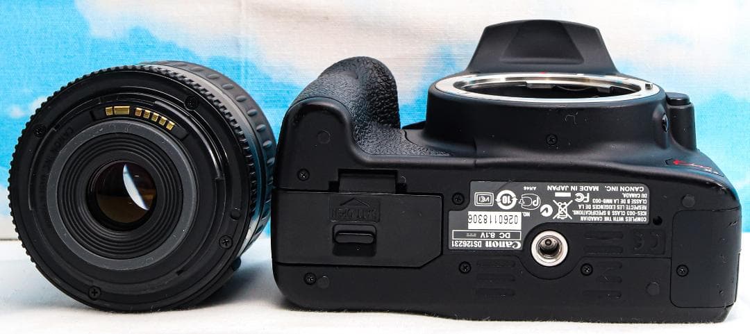 キャノン Canon Kiss X3⭐️スマホに転送♪⭐️写真も動画も撮れる