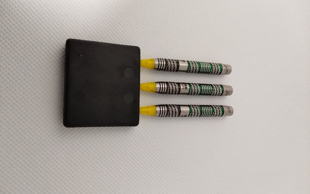 TRiNiDADリカルド×レイジー!コラボ!極美品!ダーツセット22g - メルカリ