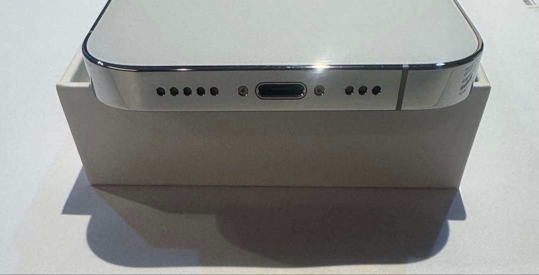 マッカーサー　Apple iPhone 14 Pro シルバー 128GB