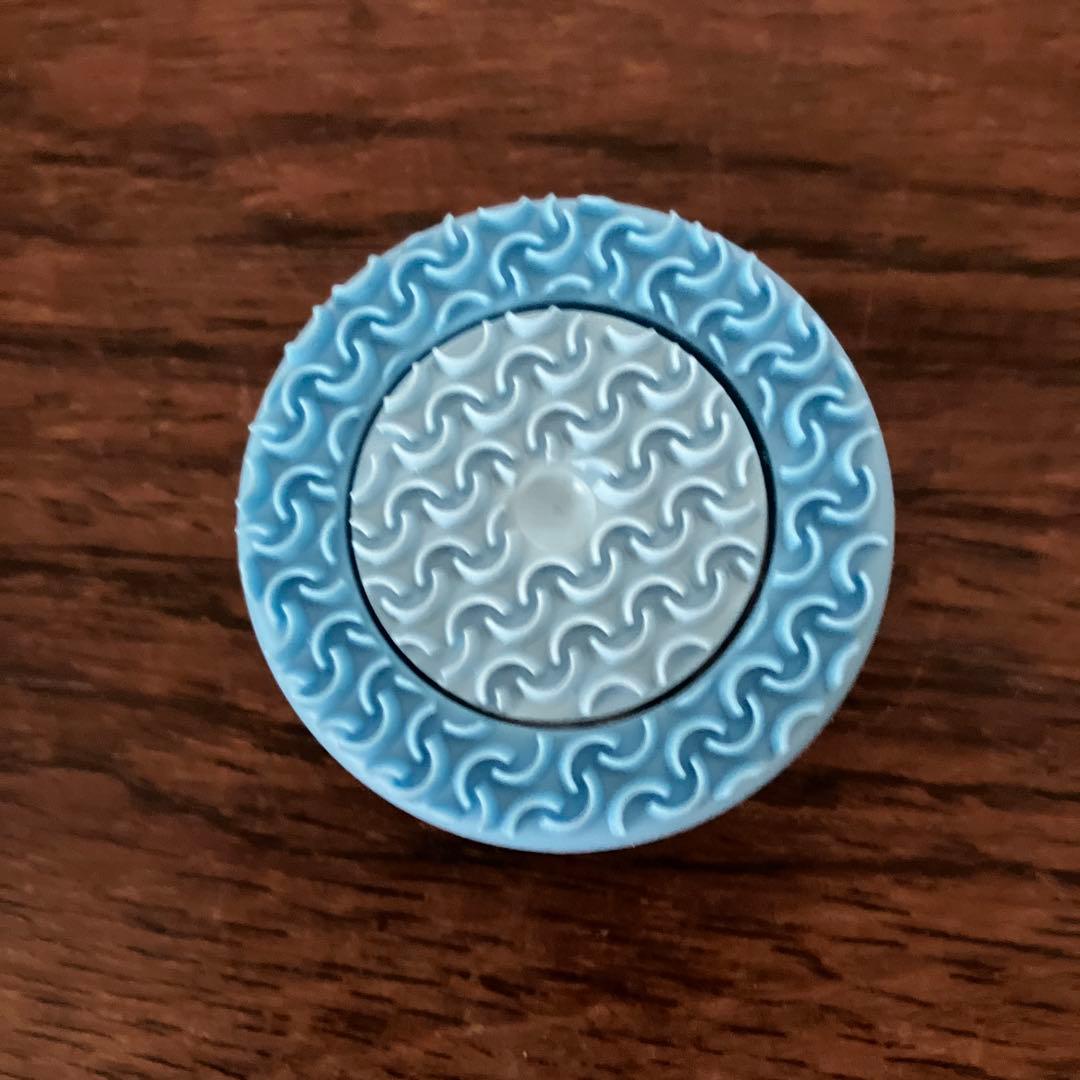 ニュースキン ルミスパiO 本体と充電コード