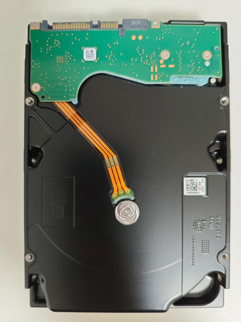 Seagate 3.5インチ内蔵HDD 14TB (ST14000NE0008)