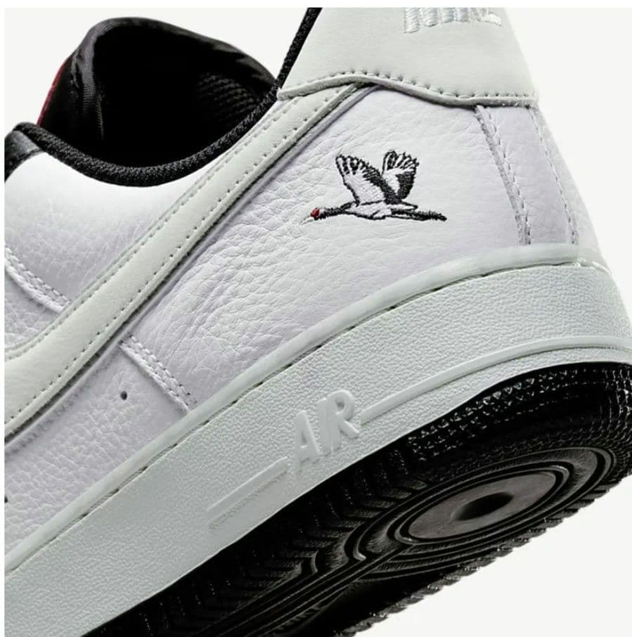 新品未使用タグ付きナイキ エアフォース1 07LX クレイン 鶴 28cm