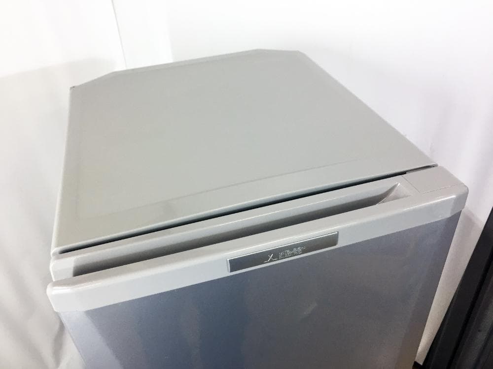 30日迄！送料無料★三菱 146L 冷蔵庫【MR-P15Y-S】E1QZ